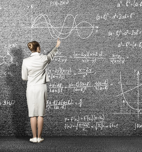 Kobieta wykonująca obliczenia matematyczne